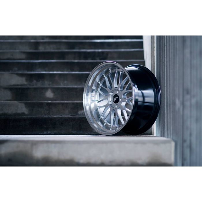 Japan Racing JR23 18x8