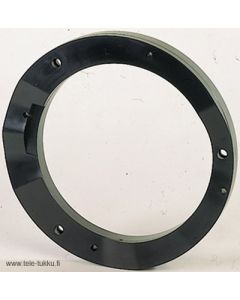 Kaiutinadapteri Mercedes E taka W210 130mm